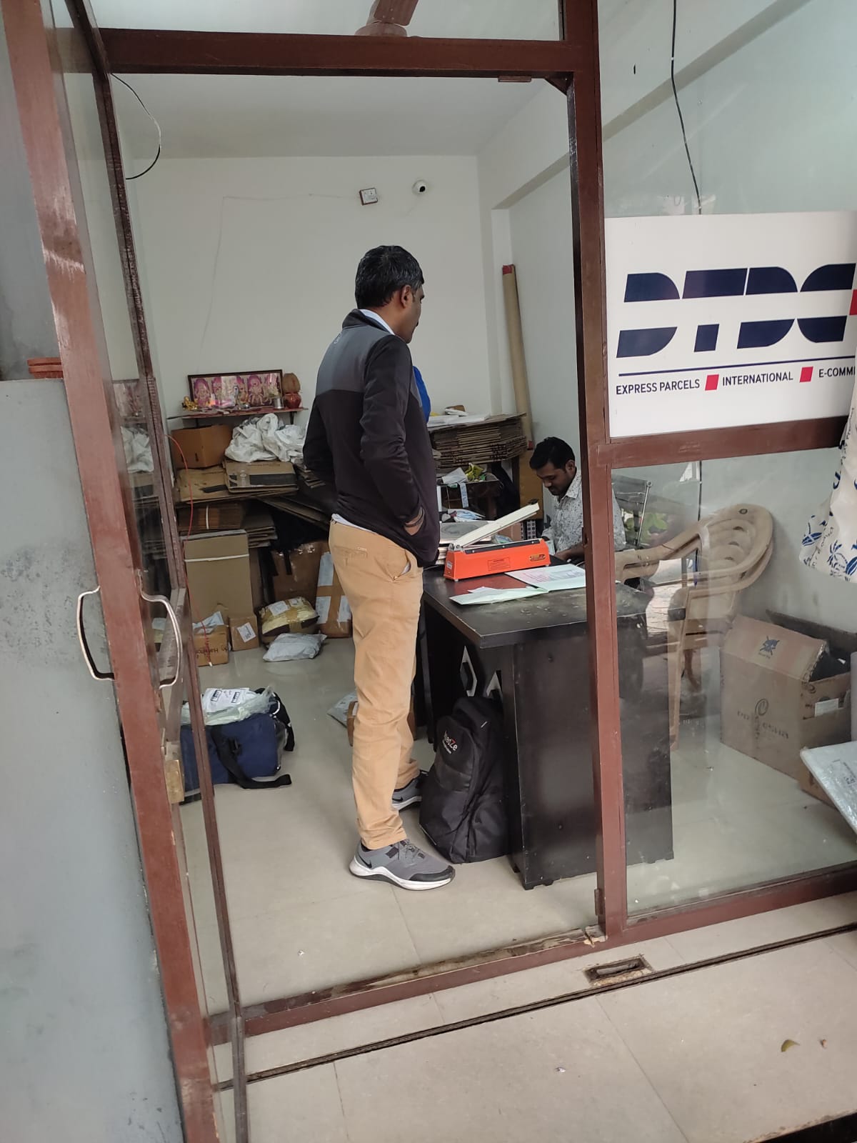 International courier near me